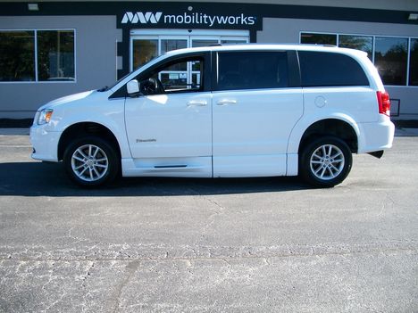 Used Wheelchair Van For Sale: 2019 Dodge Grand Caravan SXT Wheelchair Accessible Van For Sale with a BraunAbility Braun XT on it. VIN: 2C4RDGCG6KR562507