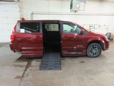 Used Wheelchair Van For Sale: 2019 Dodge Grand Caravan GT Wheelchair Accessible Van For Sale with a BraunAbility Braun XT on it. VIN: 2C4RDGEG5KR520858