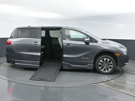 Used Wheelchair Van For Sale: 2024 Honda Odyssey EX-L Wheelchair Accessible Van For Sale with a BraunAbility Braun XI on it. VIN: 5FNRL6H63RB050867