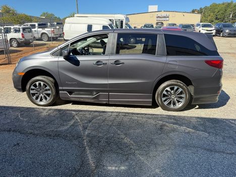 Used Wheelchair Van For Sale: 2024 Honda Odyssey EX-L Wheelchair Accessible Van For Sale with a BraunAbility Braun XI on it. VIN: 5FNRL6H69RB030672
