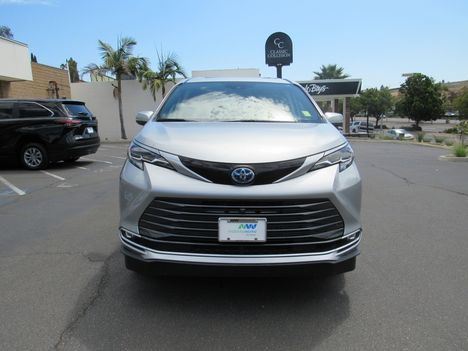 Used Wheelchair Van For Sale: 2024 Toyota Sienna AWD Platinum Wheelchair Accessible Van For Sale with a Vantage Mobility VMI Northstar AWD on it. VIN: 5TDESKFCXRS118807