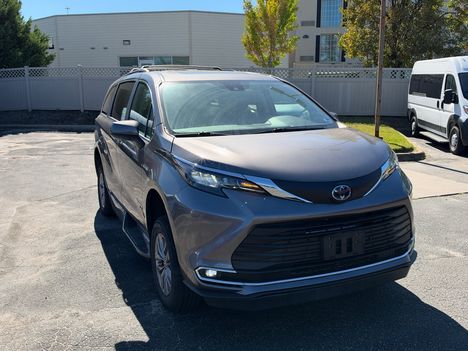 Used Wheelchair Van For Sale: 2024 Toyota Sienna XLE Wheelchair Accessible Van For Sale with a BraunAbility Braun XT on it. VIN: 5TDJRKEC0RS187209