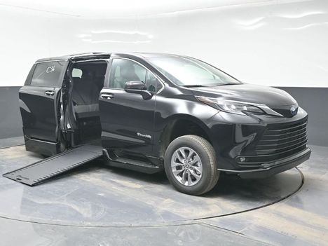 New Wheelchair Van For Sale: 2025 Toyota Sienna FWD XLE Plus Wheelchair Accessible Van For Sale with a BraunAbility Braun XI on it. VIN: 5TDJRKEC0SS268605