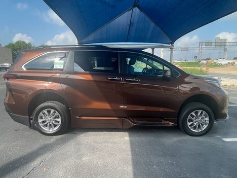 Used Wheelchair Van For Sale: 2023 Toyota Sienna FWD XLE Wheelchair Accessible Van For Sale with a BraunAbility Braun XT on it. VIN: 5TDJRKEC5PS158592