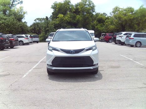 Used Wheelchair Van For Sale: 2024 Toyota Sienna FWD XLE Plus Wheelchair Accessible Van For Sale with a BraunAbility Braun XT on it. VIN: 5TDJRKEC6RS184136