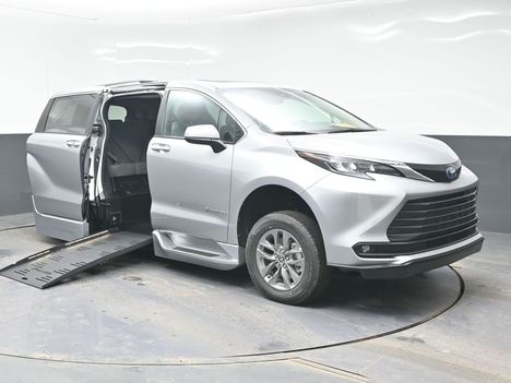 New Wheelchair Van For Sale: 2025 Toyota Sienna FWD XLE Plus Wheelchair Accessible Van For Sale with a BraunAbility Braun XT on it. VIN: 5TDJRKECXSS275979