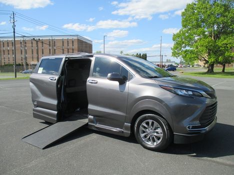 Used Wheelchair Van For Sale: 2023 Toyota Sienna XLE Wheelchair Accessible Van For Sale with a Vantage Mobility VMI Northstar AWD on it. VIN: 5TDJSKFC1PS083425
