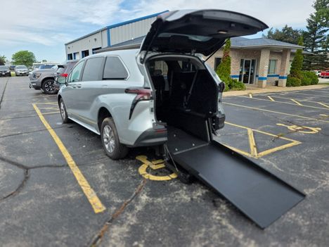 Used Wheelchair Van For Sale: 2025 Toyota Sienna FWD LE Wheelchair Accessible Van For Sale with a Driverge Driverge Flex Maxx on it. VIN: 5TDKRKEC2SS270957