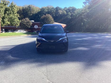 Used Wheelchair Van For Sale: 2025 Toyota Sienna FWD LE Wheelchair Accessible Van For Sale with a Driverge Driverge Flex Maxx on it. VIN: 5TDKRKEC5SS247740