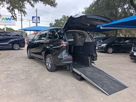 Used Wheelchair Van For Sale: 2024 Toyota Sienna FWD LE Wheelchair Accessible Van For Sale with a Driverge Driverge Flex Maxx on it. VIN: 5TDKRKECXRS188999