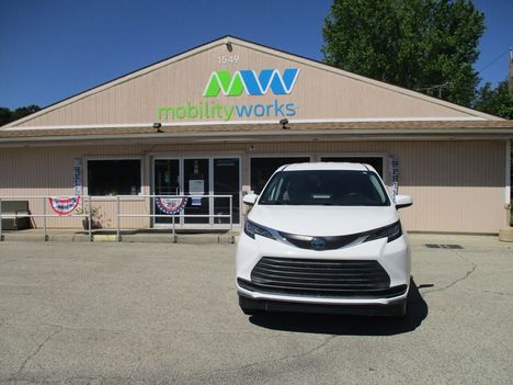 Used Wheelchair Van For Sale: 2021 Toyota Sienna AWD LE Wheelchair Accessible Van For Sale with a Vantage Mobility VMI Northstar AWD on it. VIN: 5TDKSKFC3MS025154