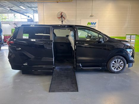 Used Wheelchair Van For Sale: 2022 Toyota Sienna LE Wheelchair Accessible Van For Sale with a Vantage Mobility VMI Northstar on it. VIN: 5TDKSKFC6NS069635