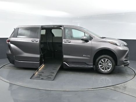 Used Wheelchair Van For Sale: 2024 Toyota Sienna FWD XLE Wheelchair Accessible Van For Sale with a BraunAbility Braun XT on it. VIN: 5TDYRKEC1RS196452