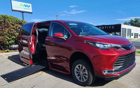 Used Wheelchair Van For Sale: 2024 Toyota Sienna FWD XLE Wheelchair Accessible Van For Sale with a BraunAbility Braun XI on it. VIN: 5TDYRKEC2RS199893