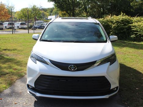 Used Wheelchair Van For Sale: 2026 Toyota Sienna FWD XLE Wheelchair Accessible Van For Sale with a Driverge Driverge Flex Maxx on it. VIN: 5TDYRKEC2TS312653