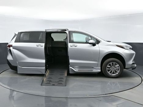 Used Wheelchair Van For Sale: 2023 Toyota Sienna FWD XLE Wheelchair Accessible Van For Sale with a BraunAbility Braun XT on it. VIN: 5TDYRKEC3PS175969