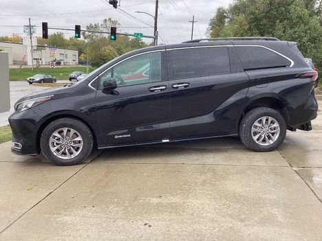 Used Wheelchair Van For Sale: 2024 Toyota Sienna FWD XLE Wheelchair Accessible Van For Sale with a Driverge Driverge Flex Maxx on it. VIN: 5TDYRKEC3RS208102