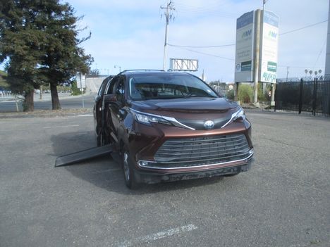 Used Wheelchair Van For Sale: 2021 Toyota Sienna XLE Wheelchair Accessible Van For Sale with a Vantage Mobility VMI Northstar on it. VIN: 5TDYRKEC4MS022495