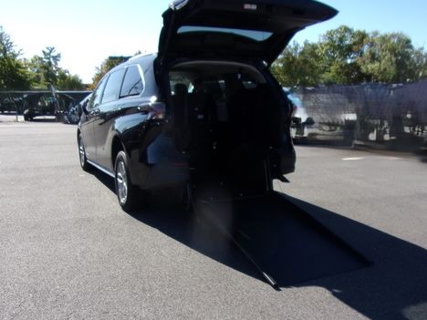 Used Wheelchair Van For Sale: 2026 Toyota Sienna FWD XLE Wheelchair Accessible Van For Sale with a Driverge Driverge Flex Maxx on it. VIN: 5TDYRKEC5TS292219