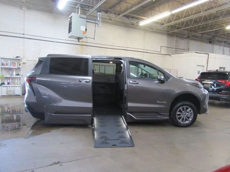 Used Wheelchair Van For Sale: 2024 Toyota Sienna FWD XLE Wheelchair Accessible Van For Sale with a BraunAbility Braun XT on it. VIN: 5TDYRKEC6RS187469