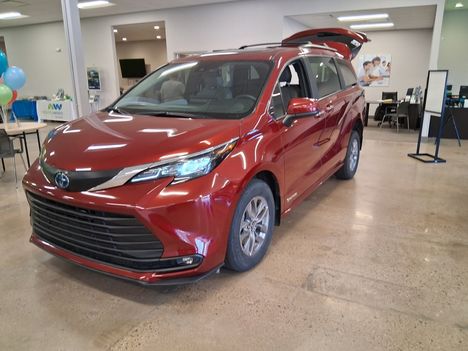 Used Wheelchair Van For Sale: 2025 Toyota Sienna FWD XLE Wheelchair Accessible Van For Sale with a Driverge Driverge Flex Maxx on it. VIN: 5TDYRKEC8SS241165