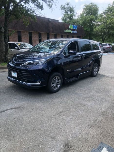 Used Wheelchair Van For Sale: 2024 Toyota Sienna FWD XLE Wheelchair Accessible Van For Sale with a BraunAbility Braun XT on it. VIN: 5TDYRKEC9RS196876