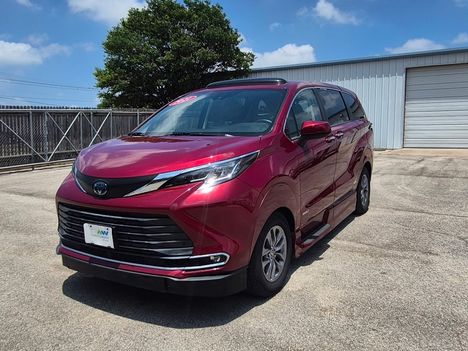 Used Wheelchair Van For Sale: 2021 Toyota Sienna FWD XLE Wheelchair Accessible Van For Sale with a Vantage Mobility VMI Northstar on it. VIN: 5TDYRKECXMS050818