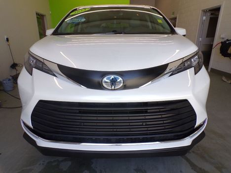 Used Wheelchair Van For Sale: 2024 Toyota Sienna FWD XLE Wheelchair Accessible Van For Sale with a BraunAbility Braun XT on it. VIN: 5TDYRKECXRS205570