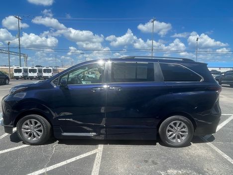 New Wheelchair Van For Sale: 2026 Toyota Sienna AWD XLE Wheelchair Accessible Van For Sale with a Vantage Mobility VMI Northstar AWD on it. VIN: 5TDYSKFCXTS232939