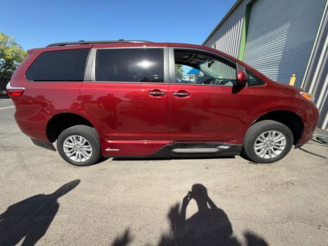 Used Wheelchair Van For Sale: 2017 Toyota Sienna XLE Premium Wheelchair Accessible Van For Sale with a Vantage Mobility VMI Northstar on it. VIN: 5TDYZ3DC1HS783076