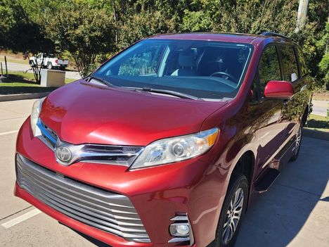 Used Wheelchair Van For Sale: 2019 Toyota Sienna XLE Premium Wheelchair Accessible Van For Sale with a Vantage Mobility VMI Northstar on it. VIN: 5TDYZ3DC1KS995208