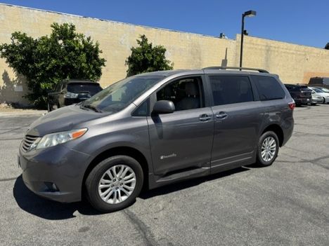 Used Wheelchair Van For Sale: 2017 Toyota Sienna XLE Wheelchair Accessible Van For Sale with a BraunAbility Braun XT on it. VIN: 5TDYZ3DCXHS800845