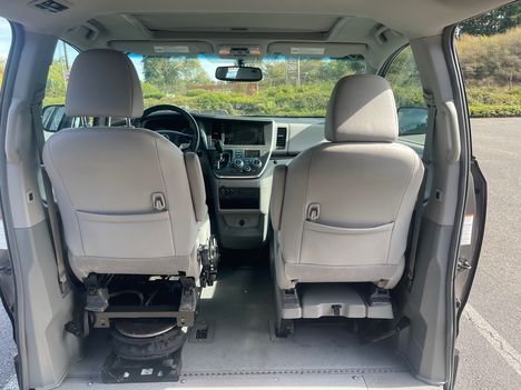 Used Wheelchair Van For Sale: 2017 Toyota Sienna XLE Wheelchair Accessible Van For Sale with a Vantage Mobility VMI Northstar on it. VIN: 5TDYZ3DCXHS868014
