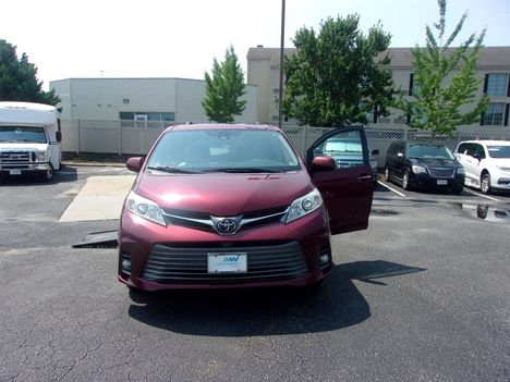 Used Wheelchair Van For Sale: 2019 Toyota Sienna XLE Premium Wheelchair Accessible Van For Sale with a BraunAbility Braun LI on it. VIN: 5TDYZ3DCXKS993893