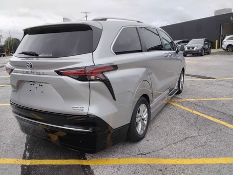 Used Wheelchair Van For Sale: 2021 Toyota Sienna Limited Wheelchair Accessible Van For Sale with a Vantage Mobility VMI Northstar AWD on it. VIN: 5TDZSKFC0MS010979