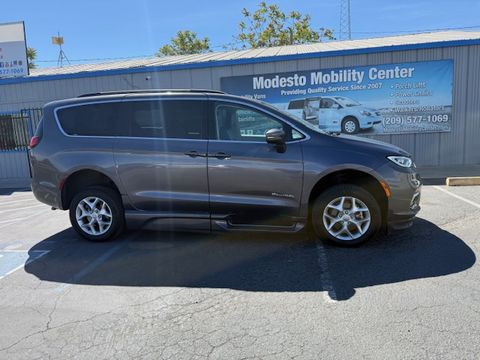 Used Wheelchair Van For Sale: 2022 Chrysler Pacifica Touring L Wheelchair Accessible Van For Sale with a BraunAbility - Chrysler Foldout XT on it. VIN: 2C4RC1BG2NR114822