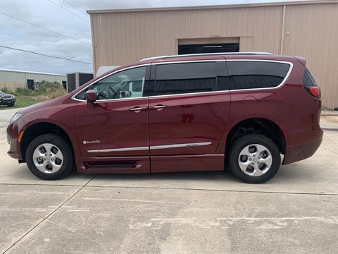 Used Wheelchair Van For Sale: 2017 Chrysler Pacifica Touring L Wheelchair Accessible Van For Sale with a BraunAbility - Chrysler Entervan XT on it. VIN: 2C4RC1EGXHR739761