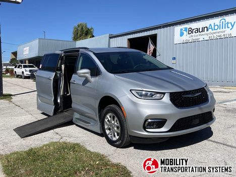 Used Wheelchair Van For Sale: 2022 Chrysler Pacifica Touring L Wheelchair Accessible Van For Sale with a VMI Chrysler Northstar on it. VIN: 2C4RC1BG1NR166877