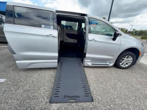 Used Wheelchair Van For Sale: 2024 Chrysler Pacifica Touring L Wheelchair Accessible Van For Sale with a BraunAbility Chrysler Infloor on it. VIN: 2C4RC1BG5RR186670