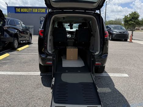 Used Wheelchair Van For Sale: 2025 Chrysler Pacifica Select Wheelchair Accessible Van For Sale with a  on it. VIN: 2C4RC1BG7SR569032
