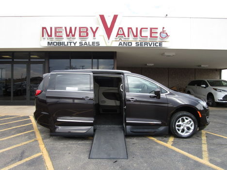 Used Wheelchair Van For Sale: 2018 Chrysler Pacifica Touring L Wheelchair Accessible Van For Sale with a  on it. VIN: 2C4RC1BG8JR114530