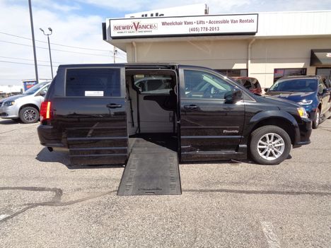 Used Wheelchair Van For Sale: 2016 Dodge Grand Caravan SXT Wheelchair Accessible Van For Sale with a  on it. VIN: 2C4RDGCG0GR235026