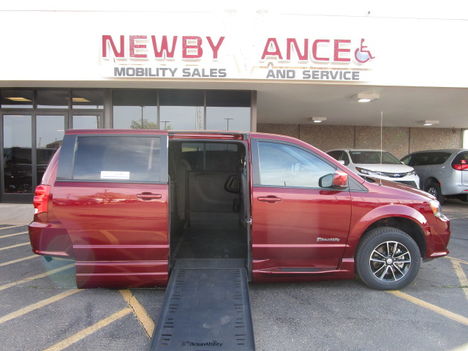 Used Wheelchair Van For Sale: 2019 Dodge Grand Caravan  Wheelchair Accessible Van For Sale with a  on it. VIN: 2C4RDGCG4KR601336