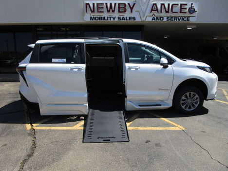 New Wheelchair Van For Sale: 2023 Toyota Sienna  Wheelchair Accessible Van For Sale with a  on it. VIN: 5TDJRKEC7PS154267