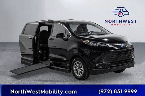 New Wheelchair Van For Sale: 2025 Toyota Sienna XLE Wheelchair Accessible Van For Sale with a  on it. VIN: 5TDJRKEC7SS276054