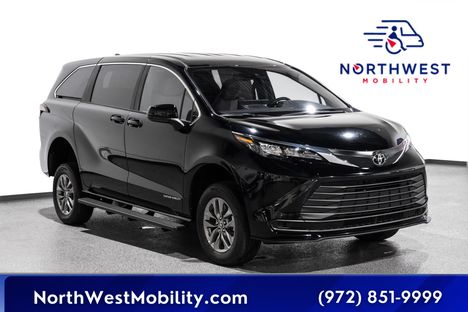 New Wheelchair Van For Sale: 2026 Toyota Sienna LE Wheelchair Accessible Van For Sale with a  on it. VIN: 5TDKRKEC2TS302713