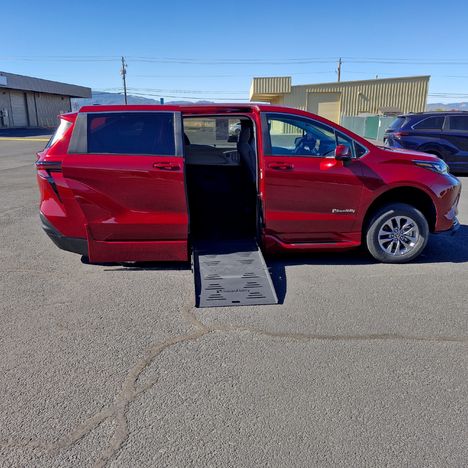 New Wheelchair Van For Sale: 2026 Toyota Sienna LE Wheelchair Accessible Van For Sale with a  on it. VIN: 5TDKRKEC7TS305509