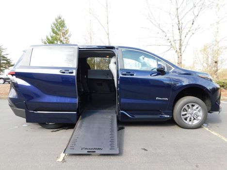 New Wheelchair Van For Sale: 2025 Toyota Sienna LE Wheelchair Accessible Van For Sale with a  on it. VIN: 5TDKRKECXSS242601