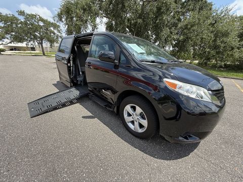 Used Wheelchair Van For Sale: 2017 Toyota Sienna LE Wheelchair Accessible Van For Sale with a BraunAbility - Toyota Rampvan XT on it. VIN: 5TDKZ3DC8HS885318