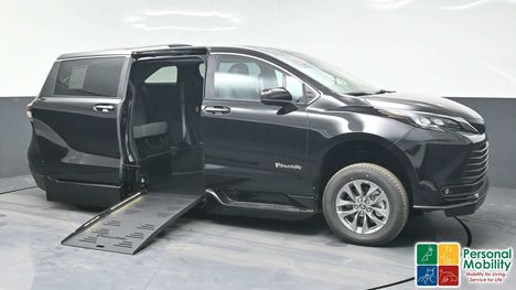 New Wheelchair Van For Sale: 2025 Toyota Sienna XLE Wheelchair Accessible Van For Sale with a BraunAbility Toyota Sienna Hybrid Power Foldout on it. VIN: 5TDJRKEC7SS246455